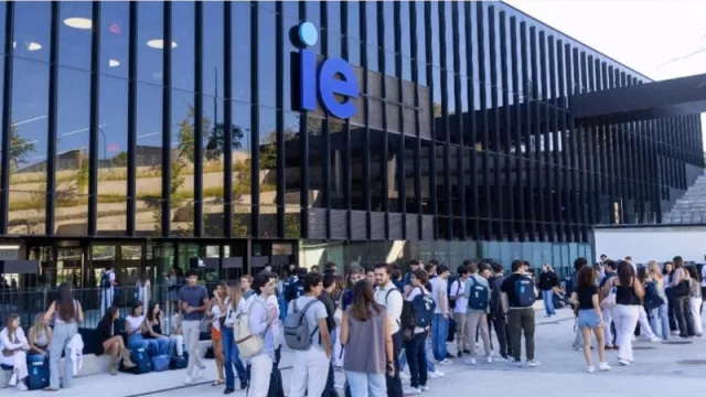 82% de los españoles piden regulaciones gubernamentales para proteger el empleo ante la IA (lo revela un estudio)