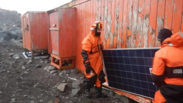 Instalan el 4° sistema de energía solar en la Isla Vega (para impulsar estudios científicos en la Antártida)