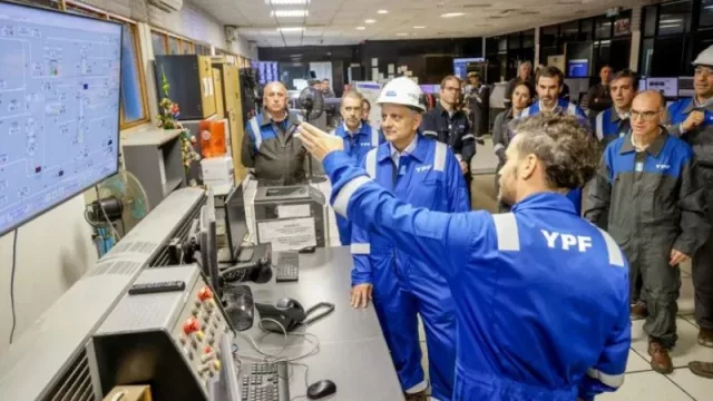 YPF, bajo la gestión de Horacio Marín, expandirá su acuerdo de GNL con Petronas