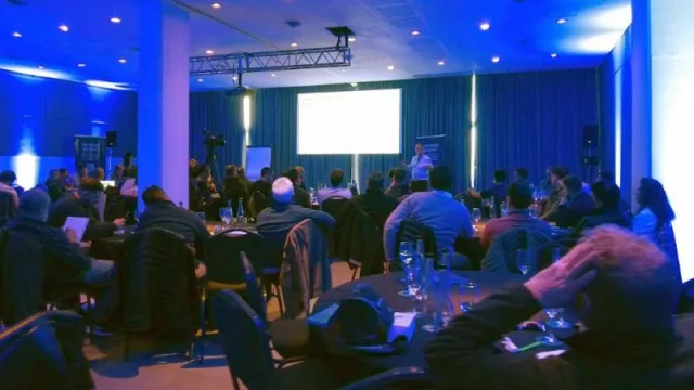 Spraytec lanzó "Escuela de Negocios" que apunta a mejorar la forma de relacionarse con el productor (colaboración con la UBA y Teplipz & Asociados)