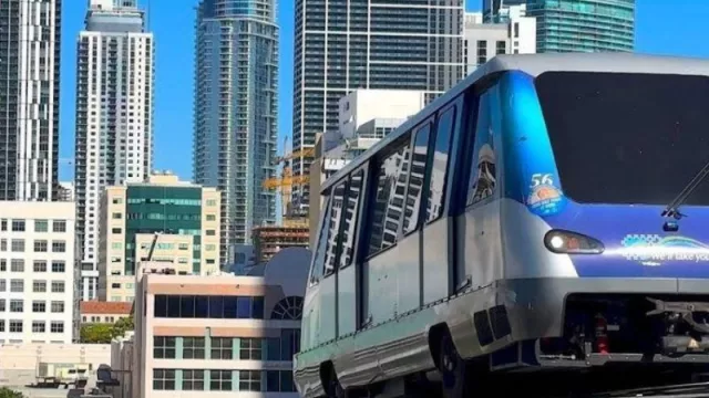Downtown de Miami: ¿cómo viajar gratis? (descubre el MetroMover)