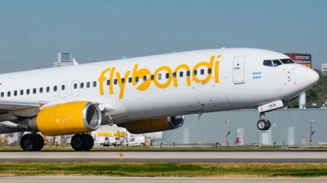 Flybondi se dolariza: ahora podés pagar tickets en dólar billete (“cara chica” o “cara grande”) y ahorrar hasta un 50%