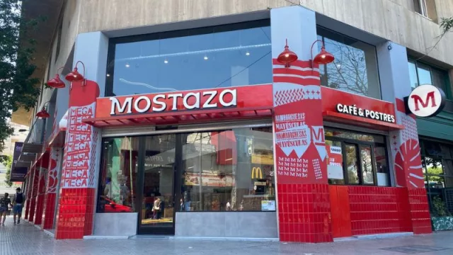 Un nuevo local de Mostaza abre sus puertas en un lugar clave de Ciudad de Buenos Aires (y con esta ya van 42 sucursales en Capital Federal)
