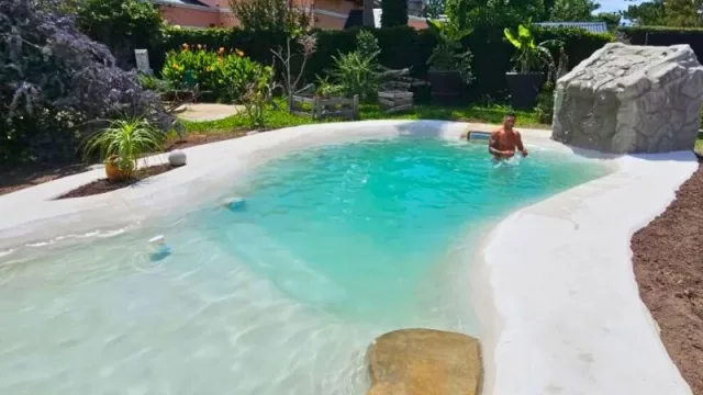 No más escaloncitos: las piscinas playas que conquistaron a Nicolás Cabré, Éver Banega y más (made in Córdoba y desde US$ 300 el m²)