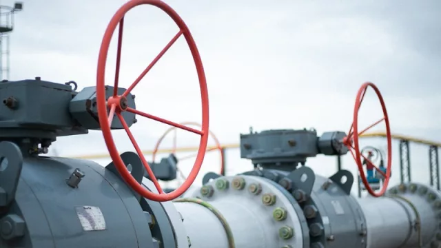 Río Negro negocia un bono millonario con petroleras para autorizar Vaca Muerta Sur