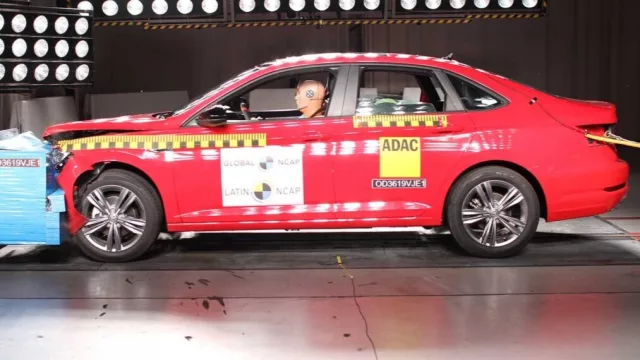 El Volkswagen Vento obtuvo cinco estrellas en la prueba de seguridad de Latin NCAP