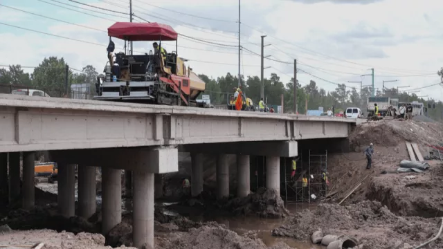 Avenida Newbery al 70% de construcción (el camino al aeropuerto estará listo entre febrero y marzo)