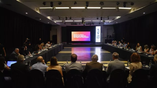 Menos presión fiscal, más sonrisas empresarias (comercios y pymes apoyan nueva ley tributaria)