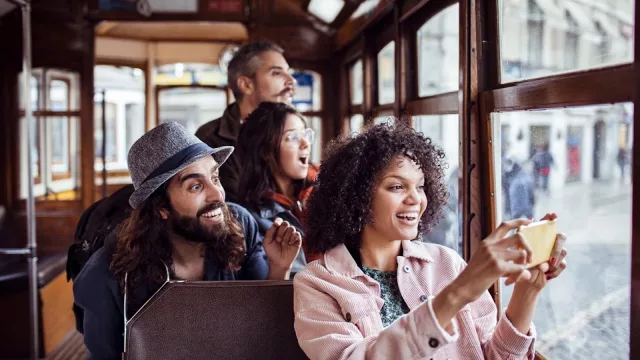 Viajes y tendencias 2026: tramos cortos, experiencias auténticas (los turistas GenZ redefinen la aventura)