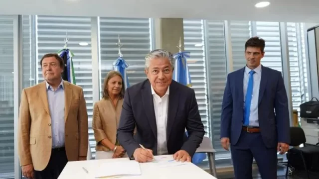 Neuquén y Río Negro firmaron los nuevos contratos de concesión de las principales represas hidroeléctricas
