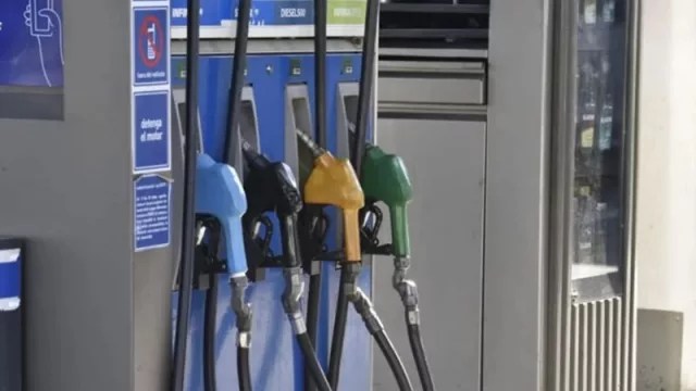 Informe oficial: las ventas de combustibles en estaciones de servicio registraron en noviembre la mayor caída interanual del año