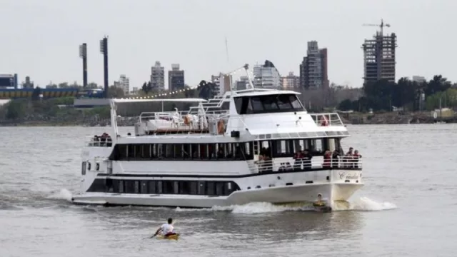 Un clásico vuelve a navegar: el barco Ciudad de Rosario zarpará desde La Fluvial (y será actor principal el día de la Bandera)