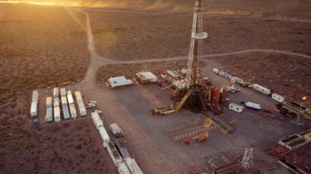 Vaca Muerta: Santa Fe aterrizó en Neuquén (esta tarde, negocios y mañana recorren el principal yacimiento de petróleo y gas)