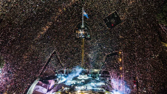 Fito estuvo más cerca que nunca (300.000 rosarinos lo ovacionaron en el Monumento)