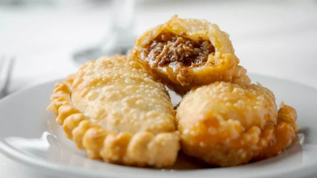 Hoy es el Día de la Empanada y la demanda creció 20%, según "PedidosYa" (se imponen los sabores clásicos)