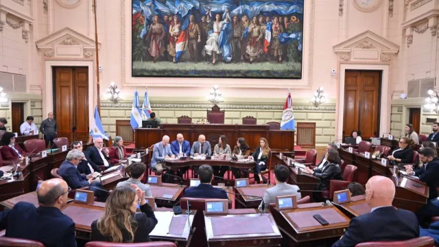 Puccini defendió el futuro de la Hidrovía Paraná-Paraguay (y anunció nuevo puerto en Villa Ocampo)