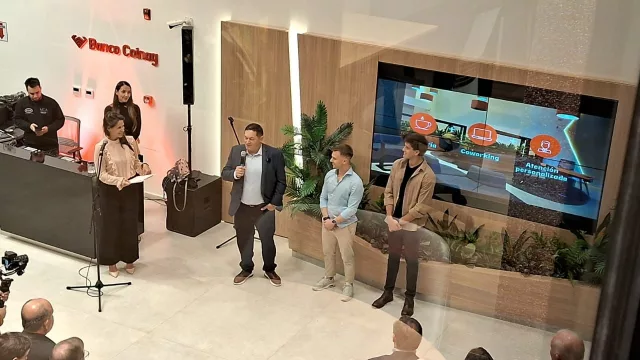 Nueva filial de banco Coinag en La Florida (concepto integrador: "innovar para que disfrute el cliente")