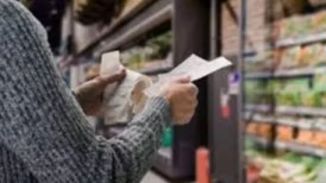 El consumo de los hogares registró una leve alza en abril (según el indicador de la Cámara Argentina de Comercio)