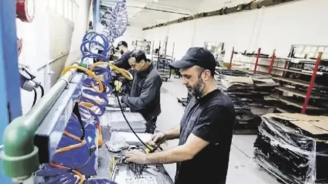 La actividad industrial cayó 2,4% a nivel nacional y un 5,2% en Santa Fe (alerta de la Fed. de Comercio e Industria)