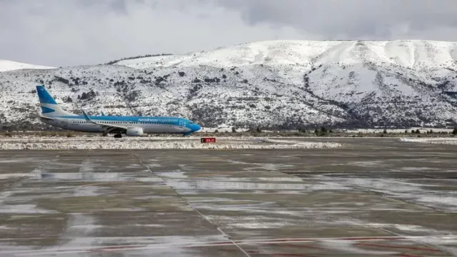 Vuelo directo, desde acá: el aeropuerto amplía su oferta invernal (Bariloche, Iguazú y Chapelco los más demandados)
