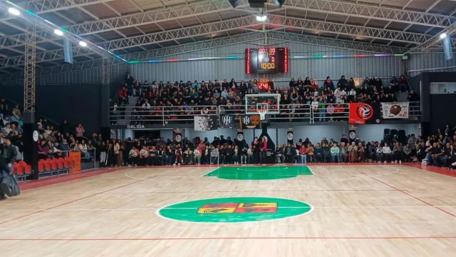 Frías inauguró un nuevo estadio de básquet que amplía la infraestructura deportiva de la ciudad