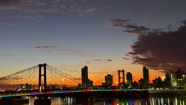 Santa Fe Ciudad se enciende: luces en el puente colgante y llega el fuego Suramericano (cuenta regresiva a los Juegos)