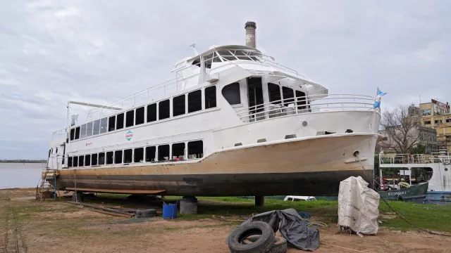 Esta primavera, vuelve a navegar el "Ciudad de Rosario" (paseos, eventos y congresos a bordo de una nave emblemática)