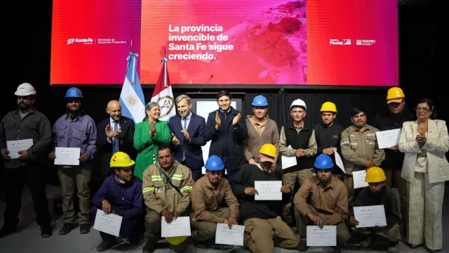 Dos gobernadores inauguraron el muelle de La Fluvial (Pullaro y Frigerio se mostraron juntos, "uniendo" ambas orillas)
