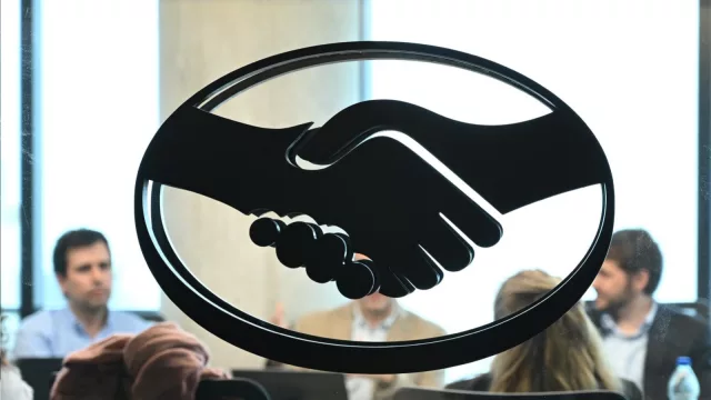 ¡Mercado Libre! (invierte US$ 12,8 millones en Uruguay: inauguró sus oficinas en Cosmos y triplicará su centro logístico)