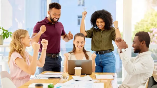 Mercado laboral: El 73% de los argentinos busca sentido de comunidad en su trabajo