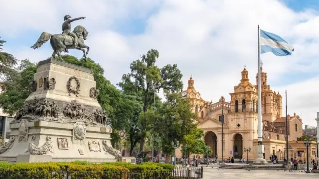 Luján y Córdoba lideran boom de búsquedas de alojamiento por la visita del Papa (Rosario sigue a la expectativa)