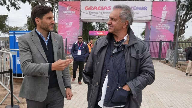 Scioli recorrió los Suramericanos: “demuestra la fuerza para promocionar a la invencible Santa Fe y a la Argentina”.