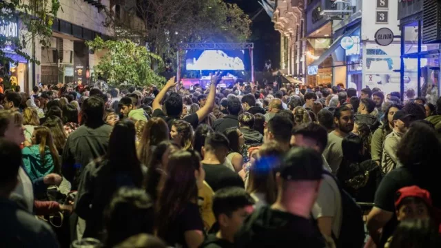 Vuelve un clásico de la ciudad: Rosario tendrá una nueva "Noche de Peatonales"